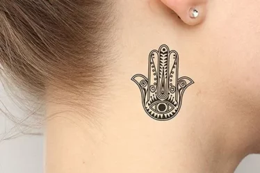 Significado a tatuagem mão de fátima