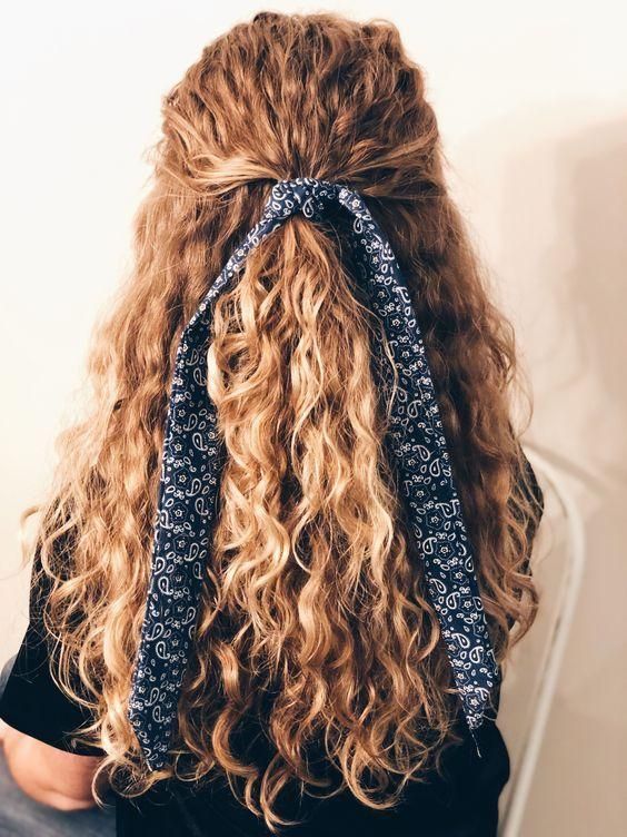 Pin de pessoa em CACHOS  Penteado infantil simples, Pentiado para cabelo  cacheado, Penteados infantis