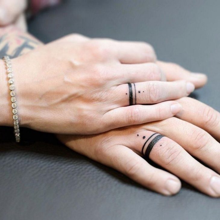 tatuagem-para-casal-aliança-duas-linhas-e-pontos